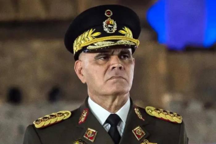 “El que no diga sí, se arrodille y diga sí, baje la cabeza ante el imperialismo norteamericano, ya corre el riesgo de ser señalado como narcotraficante, esa es la estrategia”, enfatizó Padrino López.
