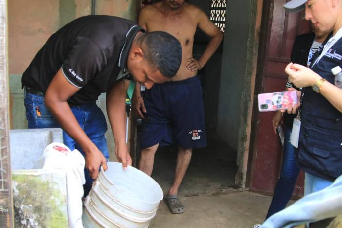 El Minsa pide a la población eliminar los criaderos del mosquito Aedes aegypti y evitar acumular agua cerca de las viviendas..
