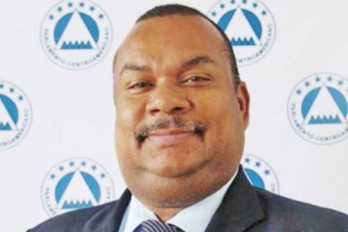 Fue electo como nuevo presidente del Partido Popular (PP) tras imponerse con 380 votos a favor