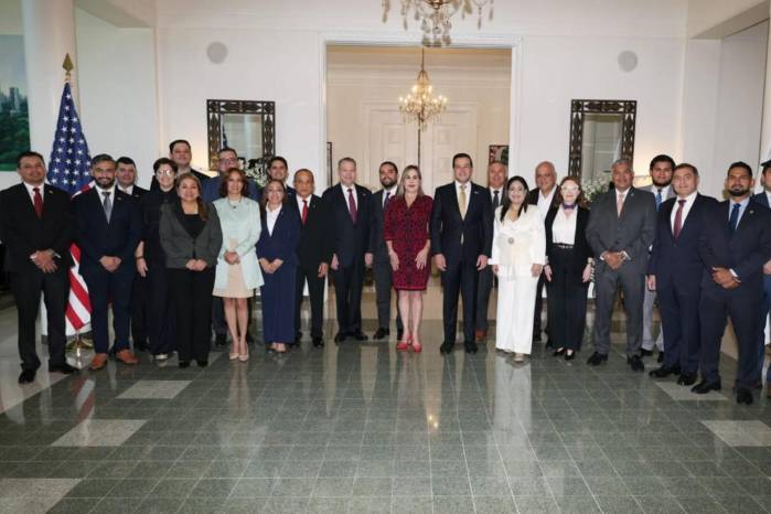 Otro de los puntos discutidos fue el seguimiento a las iniciativas destinadas a garantizar las exportaciones de productos cárnicos.