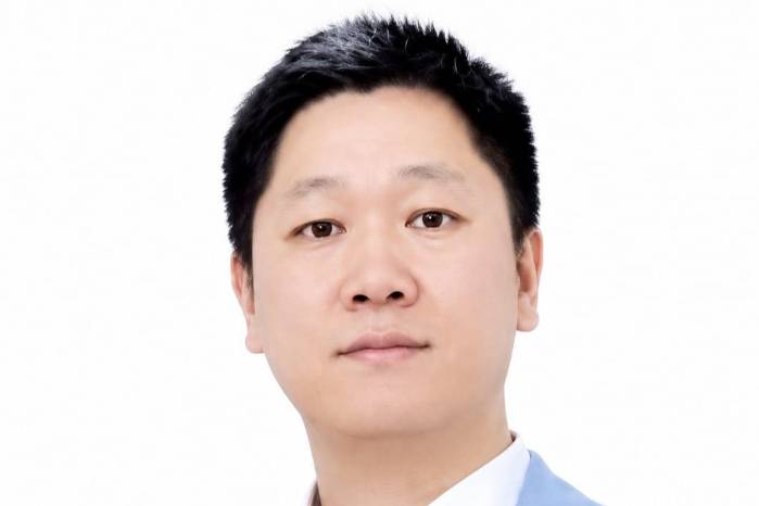 Kenneth Zhang se mantiene detenido mientras se completa el proceso de extradición.