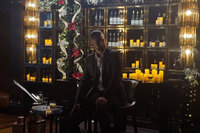 Ricardo Velásquez presenta su colección “Llegó Navidad”: una celebración a la nostalgia y la unión familiar