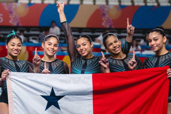 En la prueba de Equipos, las panameñas Alyiah Lide, Ana Gabriela Gutiérrez, Hillary Heron, Karla Navas y Tatiana Tapia se colgaron la medalla de oro en los Juegos Bolivarianos.