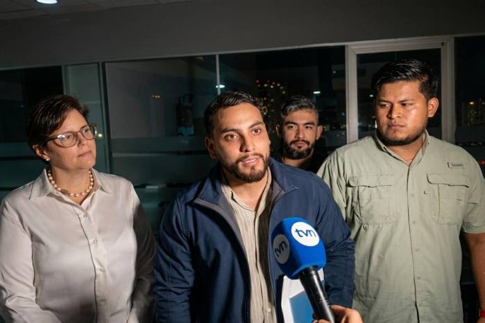 La reunión de las bancadas se extendió por más de ocho horas.
