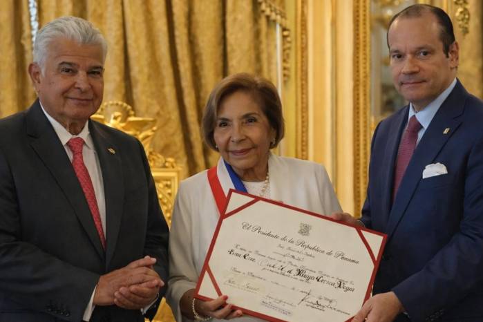 La gobernadora de Panamá Mayin Correa expresó en varias ocasiones su agradecimiento al presidente de la República, José Raúl Mulinol.