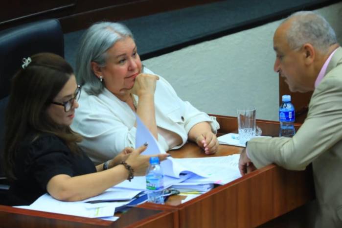 Ministra del Mides responde el cuestionario de los diputados de la Asamblea Nacional
