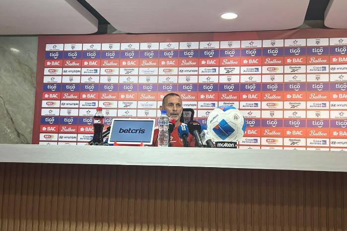 El asistente técnico de la selección de Panamá, Javier Sánchez Jara.