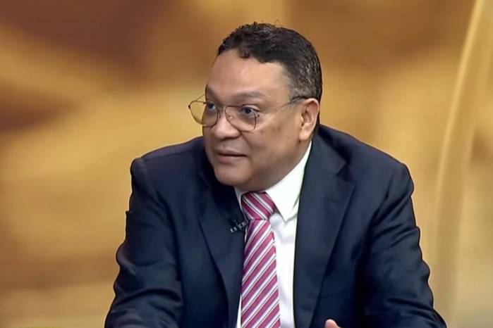 Las declaraciones del director de la CSS surgen luego de que imágenes de su viaje circularan en redes sociales, generando cuestionamientos sobre el uso de fondos públicos y la oportunidad del traslado.