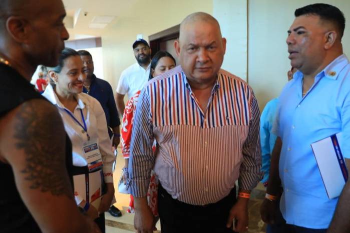 ‘Chiquita Banana no ha querido sentarse con el sindicato que aún representa a los bananeros’, señaló Robinson.