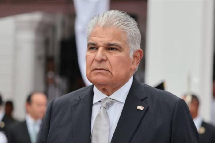 Además de Mulino los decretos están firmados por la minista de Gobierno, Dinoska Montalvo.