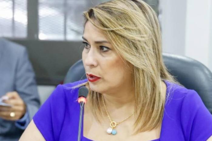 Jaramillo había sido nombrada directora general de la LNB mediante el Decreto Ejecutivo No. 94.