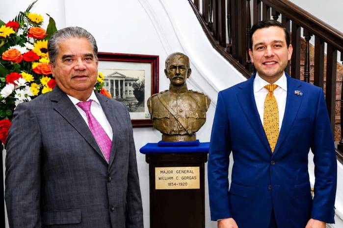 Durante la inauguración, el embajador Cabrera señaló que la exposición no solo celebra los avances científicos estadounidenses, sino también la cooperación que ambos países mantienen en materia de investigación, educación e innovación.