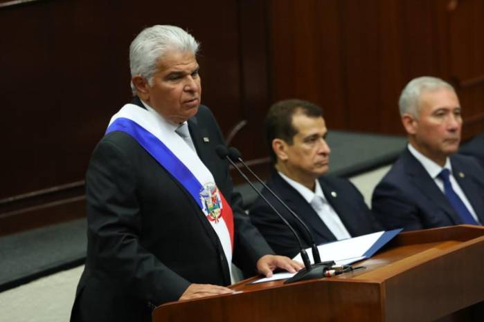 En su discurso defendió las decisiones que tomó para salvaguardar el país.