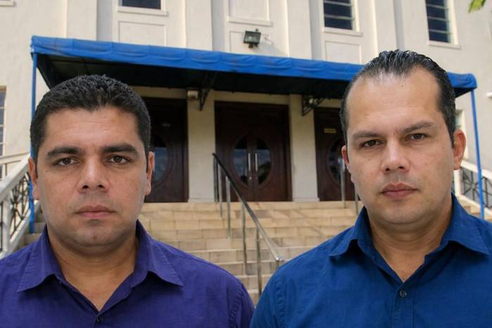 Ambos también son juzgados por el delito de peculado, vinculado a la desaparición de un equipo de interceptación de comunicaciones —conocido como ‘máquina pinchadora’—.