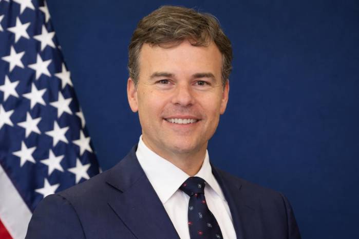 Desde la Embajada estadounidense, trabajó en la convergencia de intereses y tensiones por una supuesta influencia de China en el Canal.