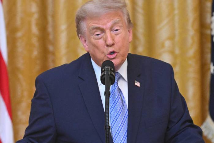 Trump revela documentos sobre el sistema electoral de Estados Unidos y denuncia injerencia china en los comicios