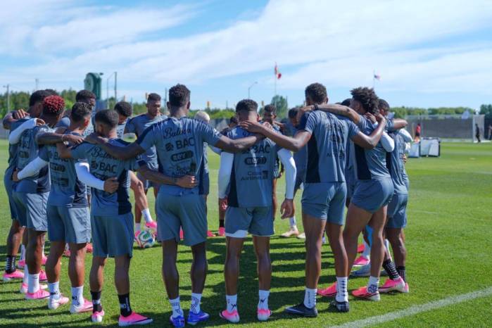 El plantel inició el día con una sesión de análisis de video en el hotel de concentración