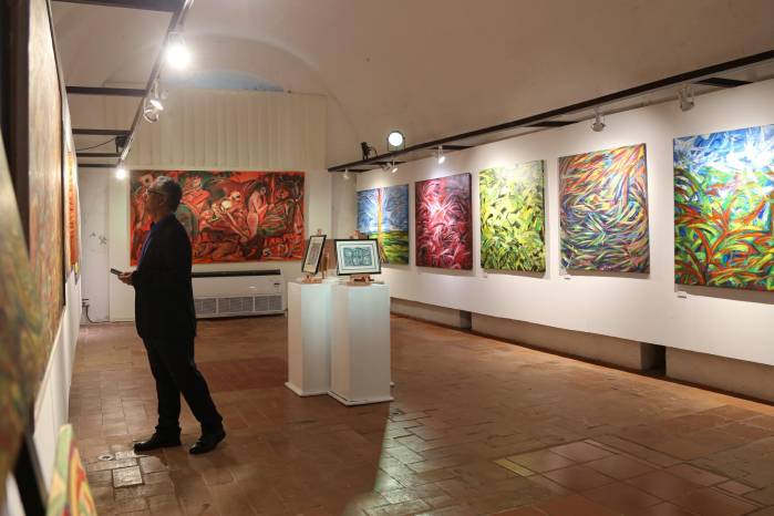 Manuel Jaén comparte sobre los temas y la evolución de las tres décadas que le ha dedicado al arte.