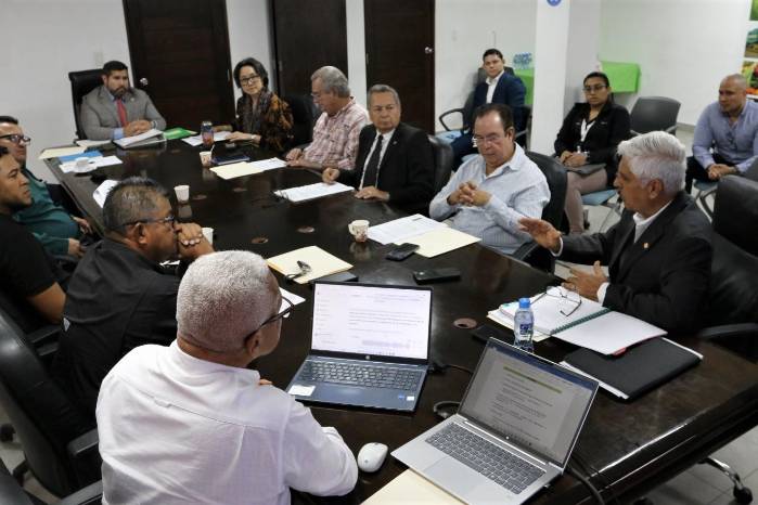 La Comisión Nacional del Programa para la Promoción y Modernización Agropecuaria y Agroindustrial (Promagro) reunida.