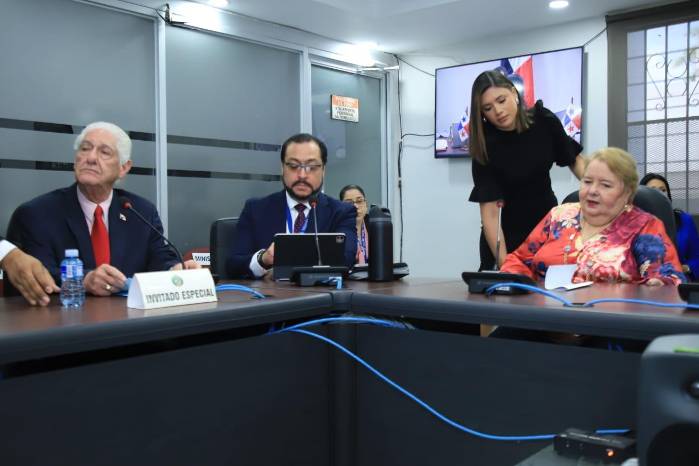 El TE aclaró que no se opone a una constituyente originaria y adelantó que trabaja en el proyecto de reformas electorales.