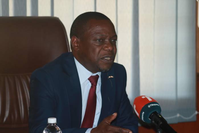 Elias Mubanga, ministro de Desarrollo de la Pequeña y Mediana Empresa (pymes)