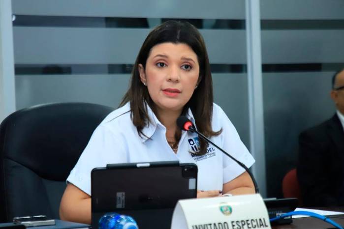 Ministra de Trabajo y Desarrollo Laboral, Jackeline Muñoz de Cedeño.