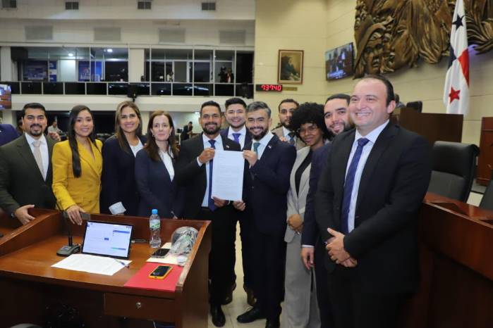 Duke enfatizó que recibió el apoyo de la bancada de la coalición Vamos.