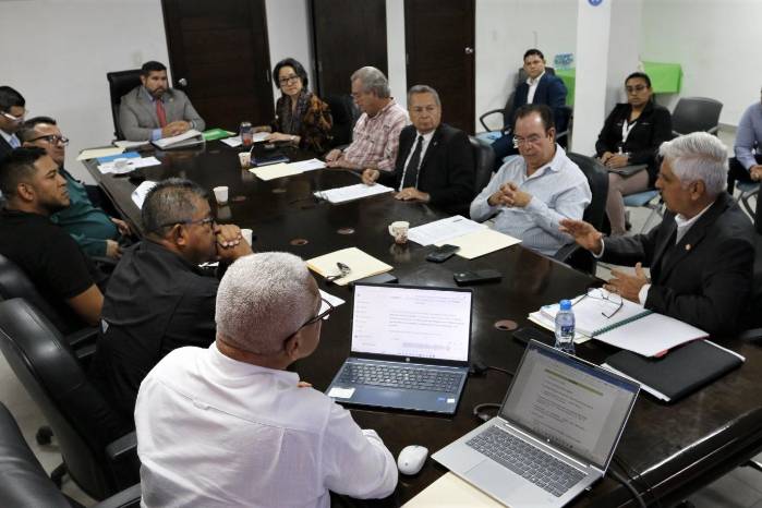 La Comisión Nacional del Programa para la Promoción y Modernización Agropecuaria y Agroindustrial (Promagro) reunida.