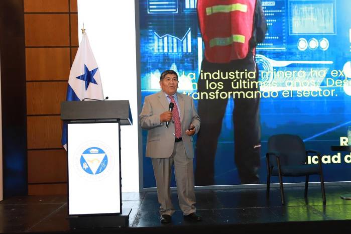 ingeniero Rómulo Mucho, de Perú, con el tema “Factores claves para fortalecer los desarrollos comunitarios”.