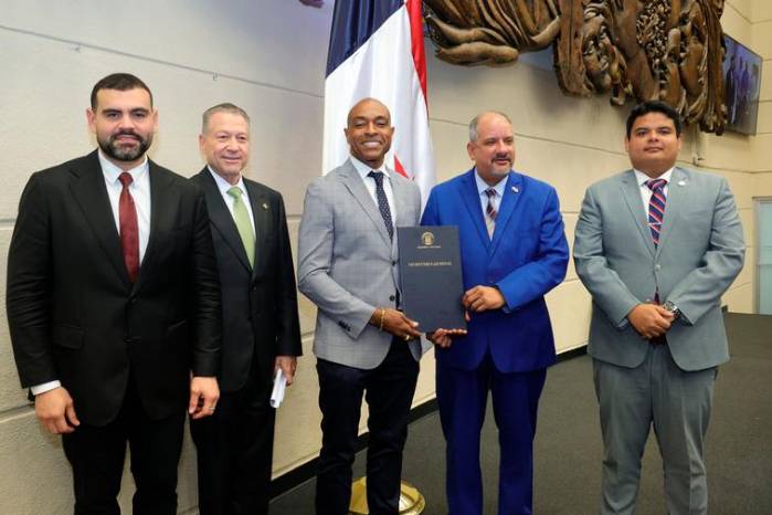 Panamá tipifica el fraude de paternidad como delito penal.