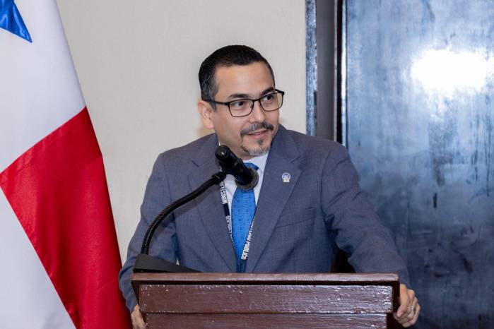 Luis Carlos Gómez, procurador de la Nación en medio de una actividad de la entidad.