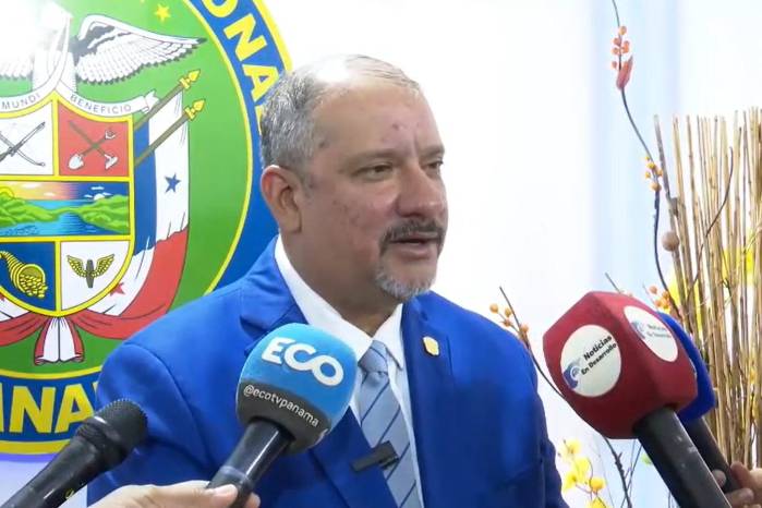 Herrera recordó que su compromiso no es mantener una mayoría en el pleno, por el contrario, él debe trabajar por leyes que beneficien al país