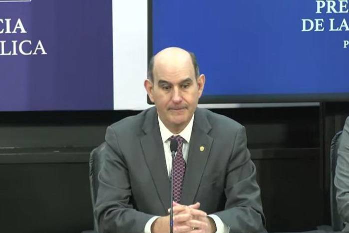 El ministro de Economía y Finanzas, Felipe Chapman,