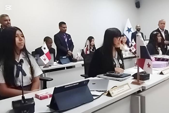 Los jóvenes tuvieron la oportunidad de vivir de cerca la experiencia de ejercer funciones públicas.
