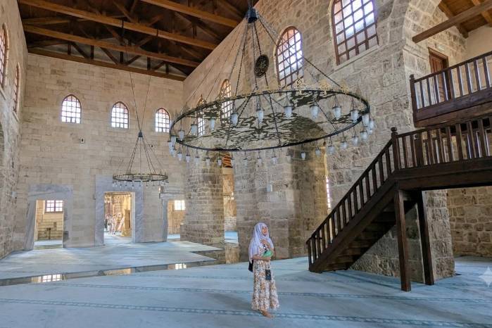 Visita a la Mezquita Şehzade Korkut, también conocida como la Mezquita del Minarete Roto.