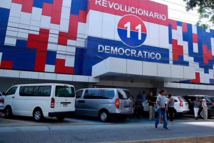 Concluidos los seis días de campaña permitidos, el PRD entró en veda antes de que los delegados decidan el futuro rumbo del partido.