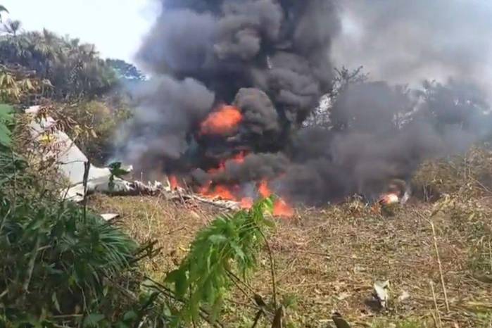 Las autoridades no han confirmado la cifra exacta de tripulantes ni el número de víctimas.