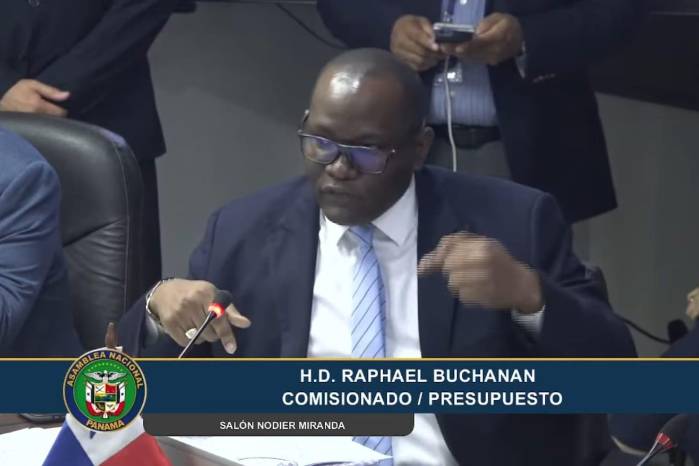 Diputado panameño alerta sobre vuelos de drones y supuestas intervenciones ilegales sobre su hogar.