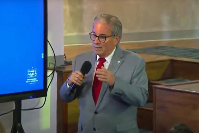 El ministro de Salud, Fernando Boyd Galindo, habló del Hospital Modular durante la conferencia semanal de la Presidencia.