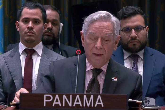 El embajador de Panamá ante la ONU, Eloy Alfaro de Alba, durante su declaración en la reunión de emergencia del Consejo de Seguridad.