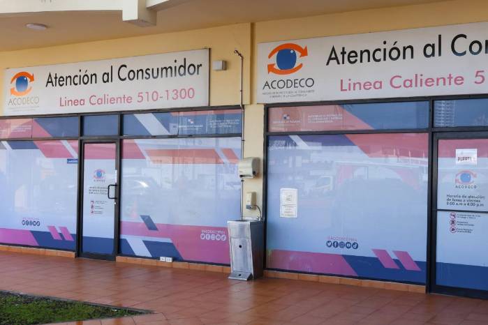 La entidad recordó que la Ley No. 45 de 2007, en su artículo No. 47, prohíbe la importación al país de vehículos usados con más de cinco años de fabricación