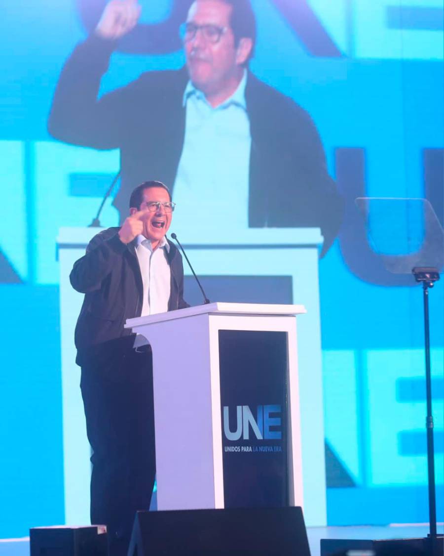 Martín Torrijos, intenta conformar un partido político.