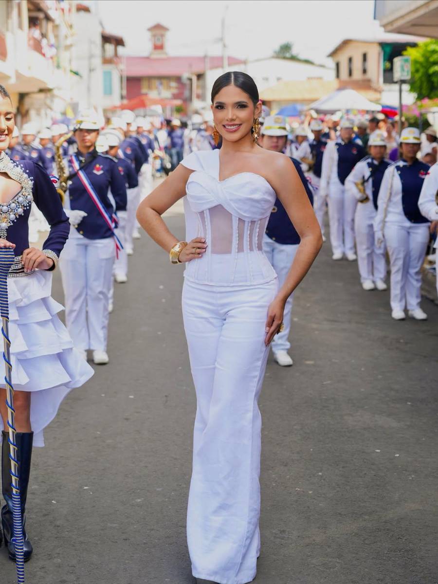 Lujo y tradición: los vestuarios de las reinas de Calle Arriba y Calle Abajo en el Grito de Insurrección Tableño
