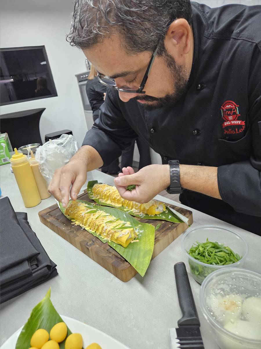 Los asistentes disfrutaron de picadas peruanas.