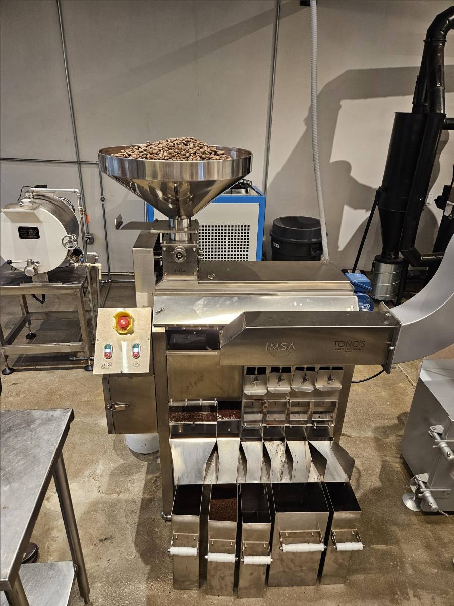 El cacao también se tuesta en las instalaciones. Se puede ser testigo de todo el proceso.