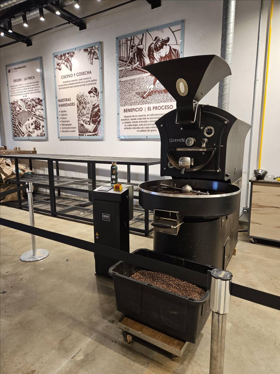 El café se tuesta en las instalaciones.