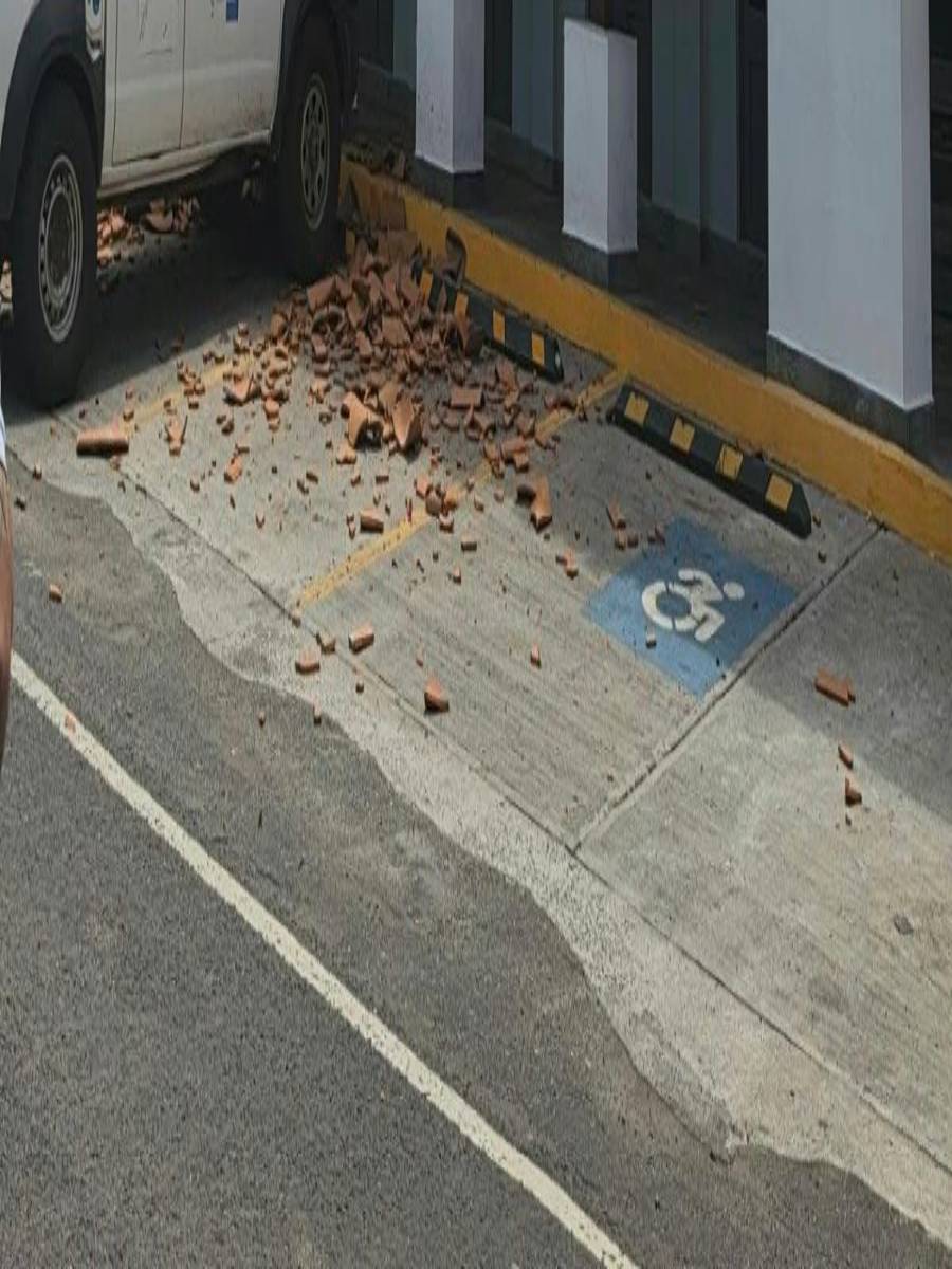 Oficinas públicas han sido cerradas tras el terremoto.