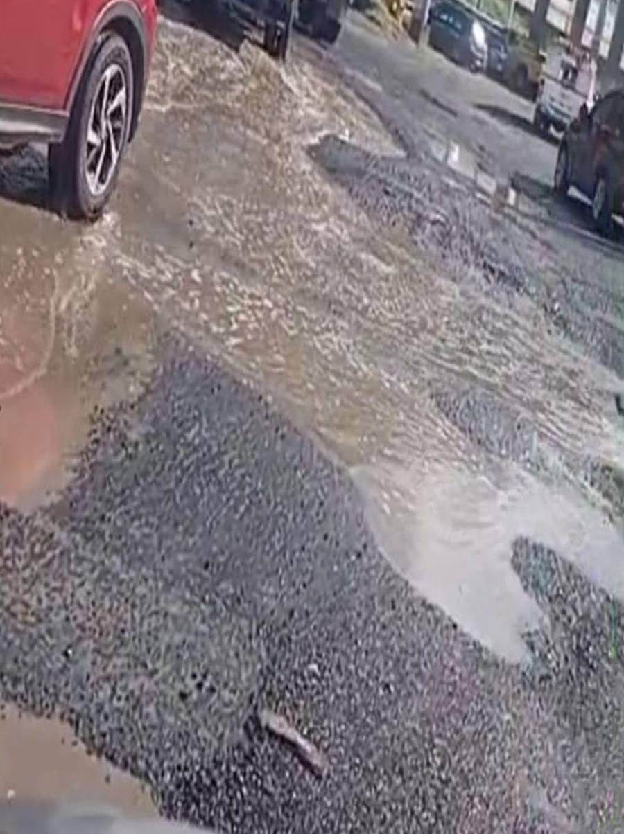 Condiciones actuales de la avenida Randolph en Colón, vía estratégica para el sector portuario.