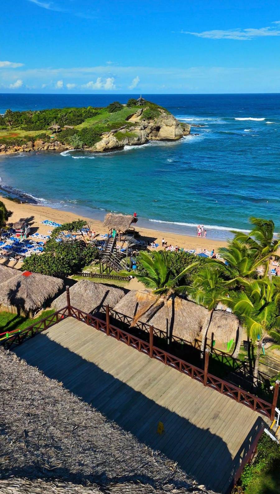 ¡El zip line que cruza el mar! Simplemente épico.