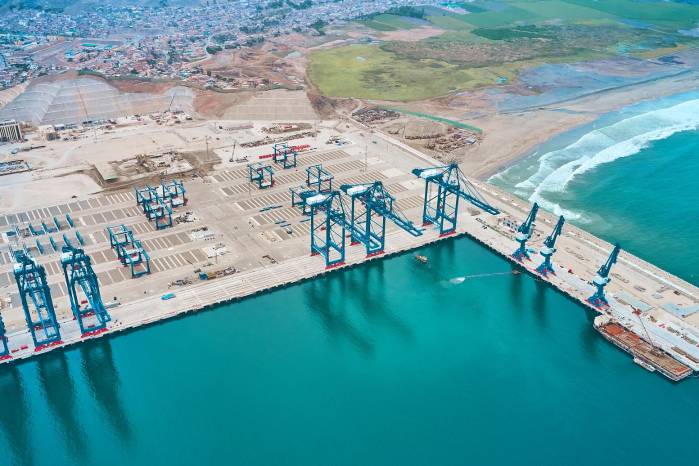 El puerto de Chancay está localizado en el distrito de Chancay, provincia de Huaral, al norte de Lima.